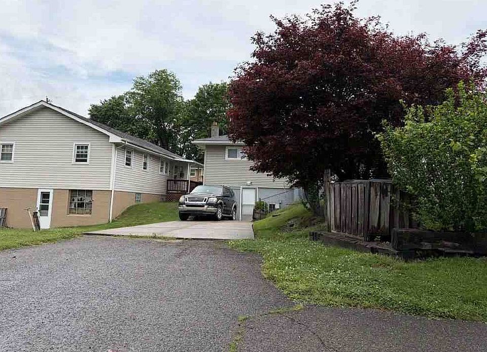 2nd image of 1016 McConnell Dr