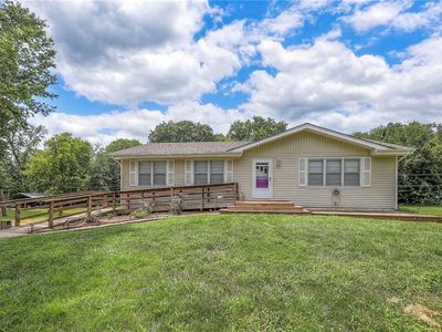 1800 S Harding St, Oak Grove, MO, 64075