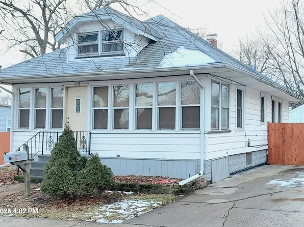628 Monroe St, Aurora, IL 60505