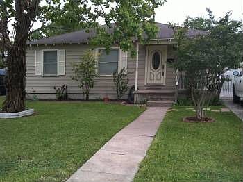 1st image of 4825 Hamlett Dr