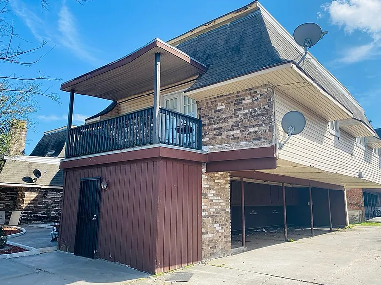 5805 Tall Timbers Dr #D — Photo 8