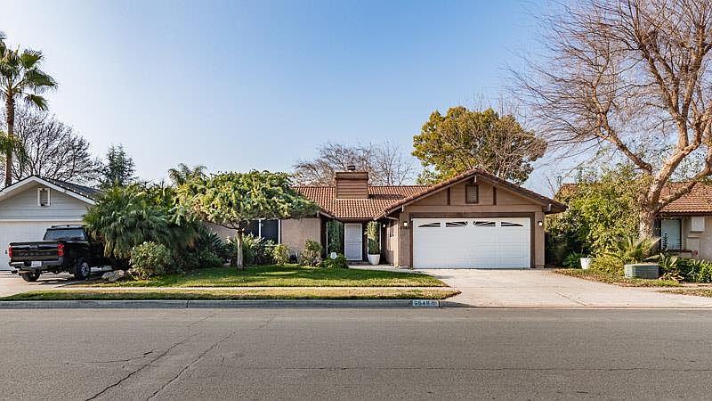 1st image of 6549 N Cornelia Ave