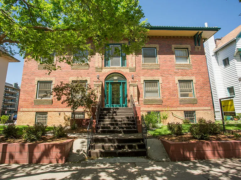 1035 N Pearl St — Photo 13