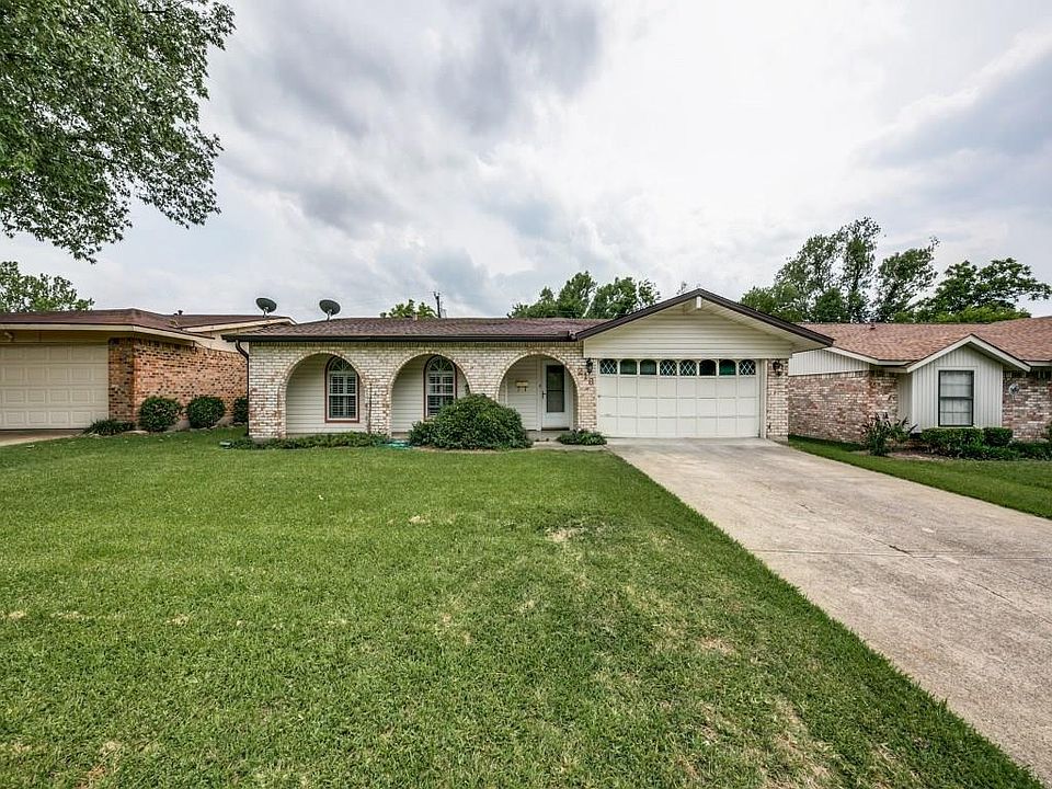 1st image of 216 Melinda Dr