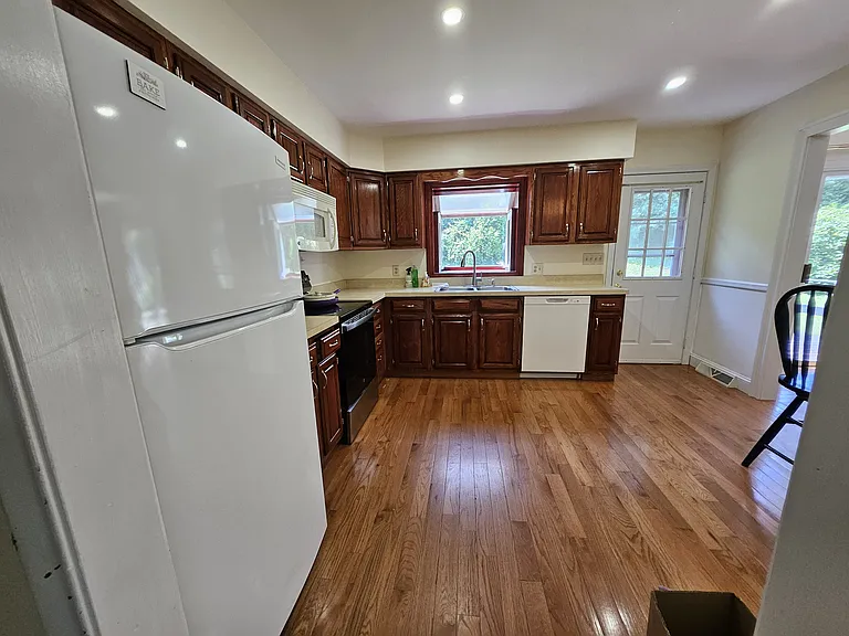 172 Country Hills Rd — Photo 5