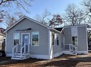 3 Agawam Dr, Wareham, MA 02571