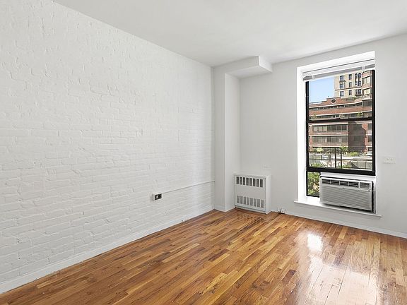 4th image of 215 W 84th St APT 406