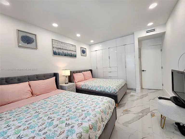 3505 S Ocean Dr #1509 — Photo 24