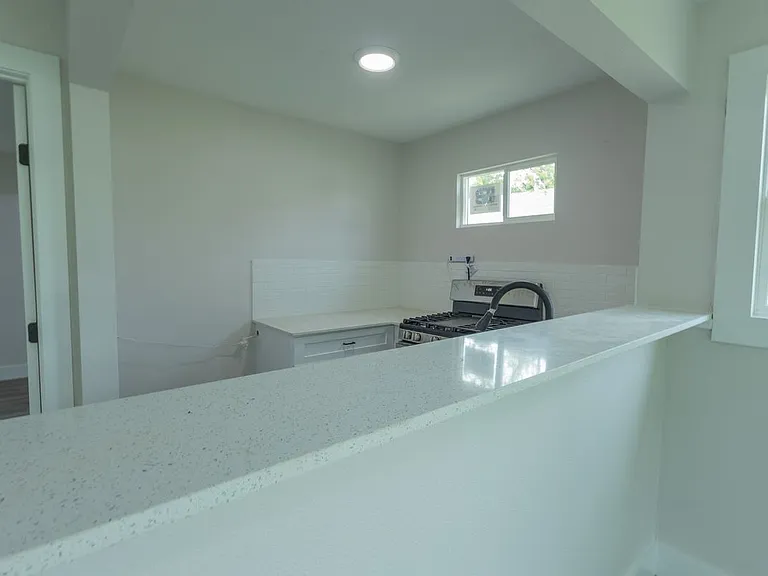 1714 Ethel Ave — Photo 3