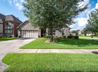 1233 Chuck Dr, Friendswood, TX 77546