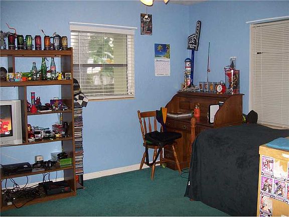 5th image of 2644 29th St N