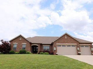 1622 Shadow Rdg, Columbia, IL 62236