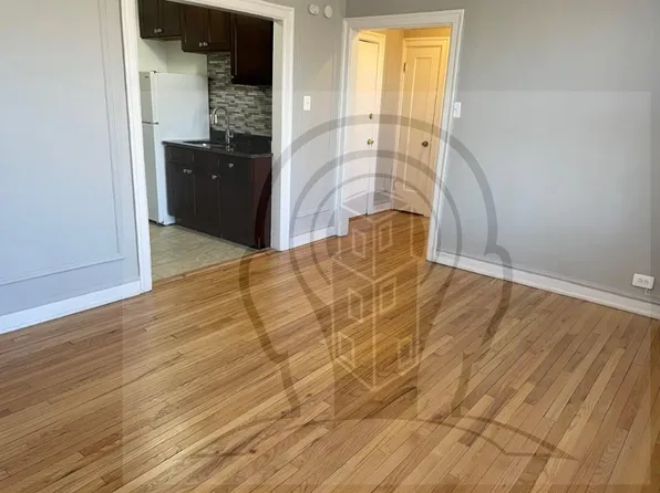 1369 W Estes Ave, Chicago, IL