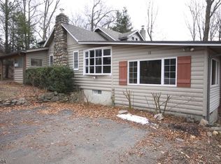 18 Onteora Rd, Highland Lakes, NJ 07422