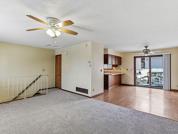 3rd image of 406 Whispering Ln