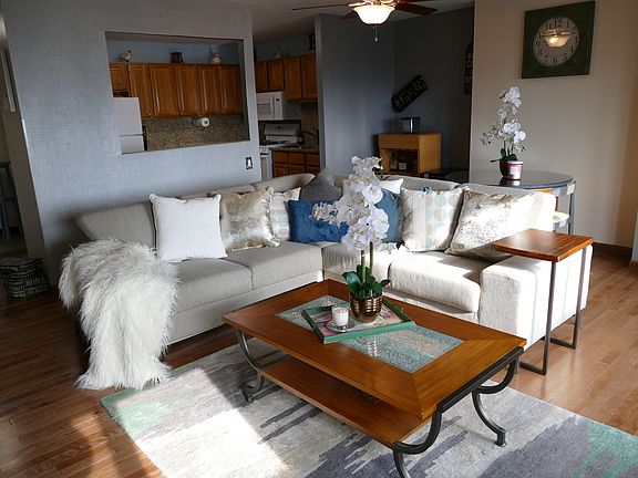 2nd image of 4800 S Lake Park Ave APT 1310A