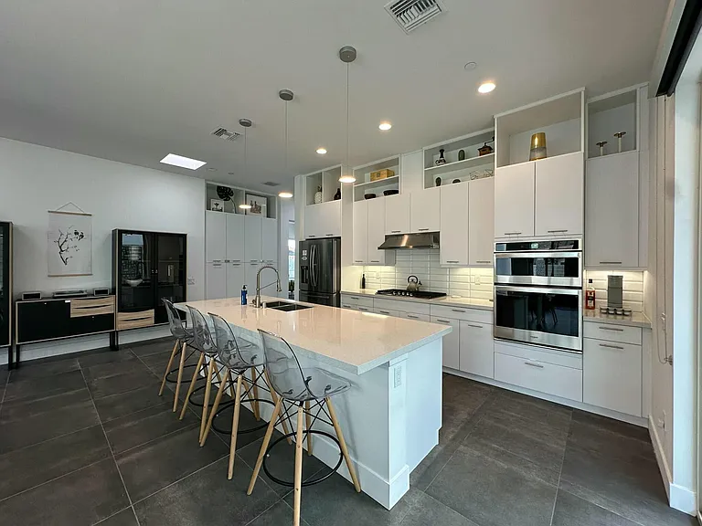 54620 Avenida Juarez — Photo 12