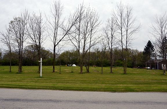 3rd image of 6013 Tulip Ln