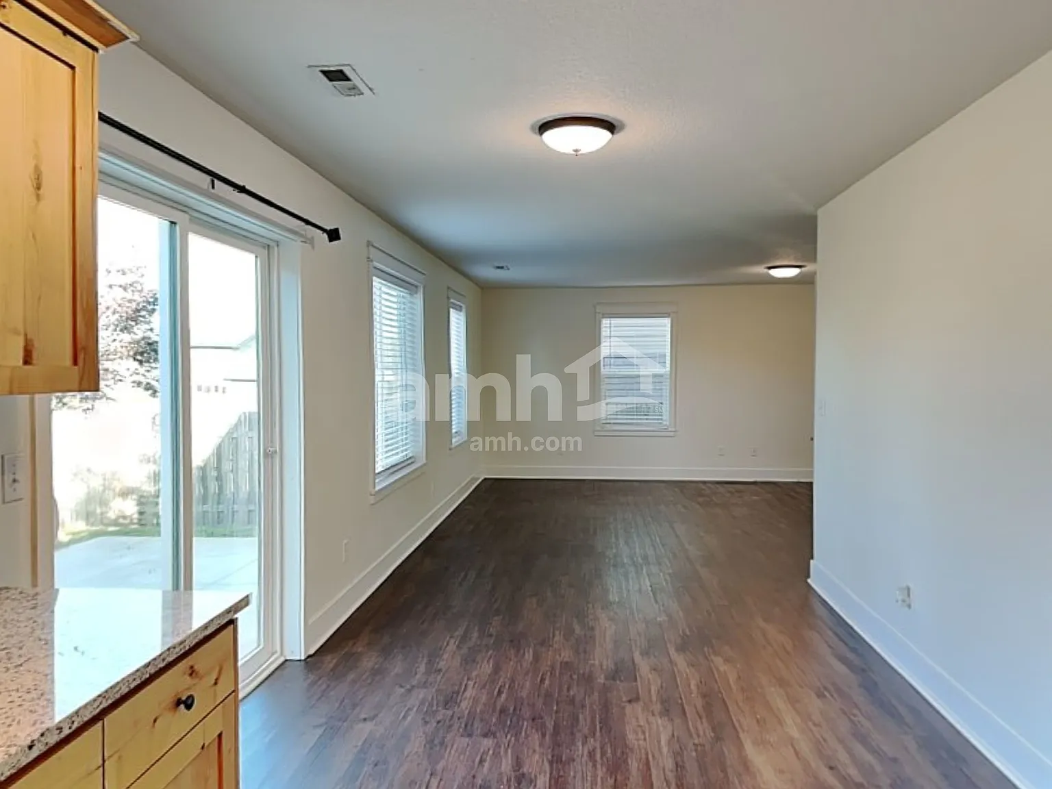 3 bed, 2.5 bath, 1739 sqft, $2,750 — Photo 4