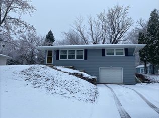 494 Judith Ave, Roseville, MN 55113