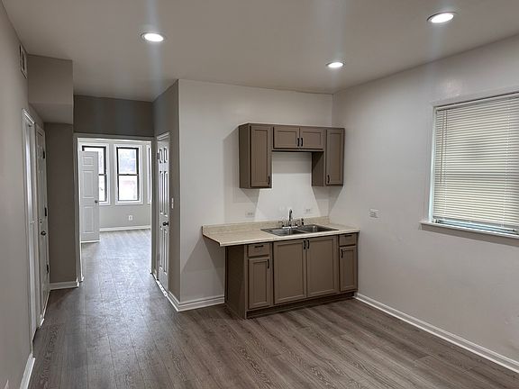 2nd image of 4942 S Racine Ave