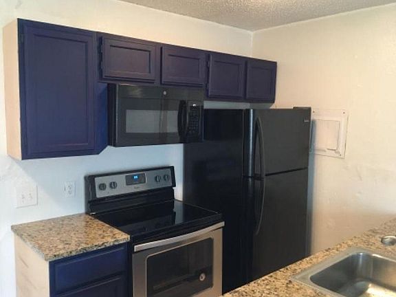 3rd image of 410 Bridgeport Ave APT A