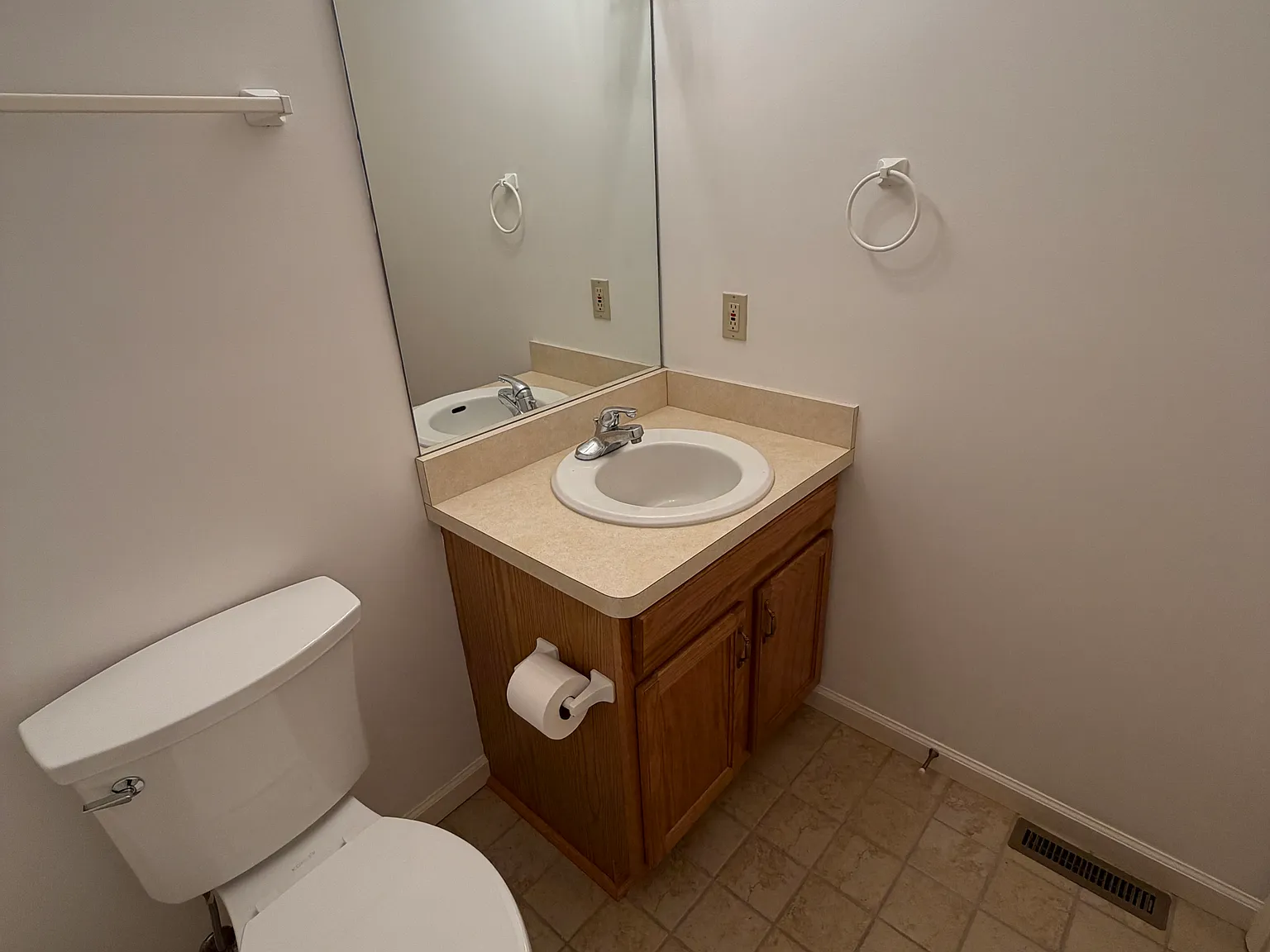 2 bed, 1222 sqft, $1,950 — Photo 3
