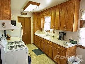 Updated Kitchen with new Oak Cabinets