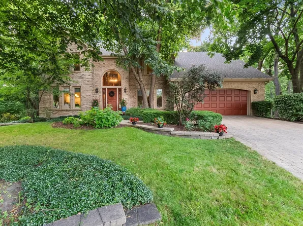 2413 River Woods Dr, Naperville, IL 60565