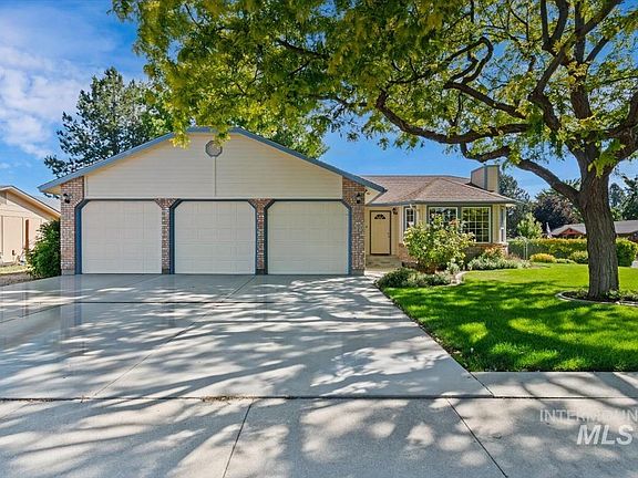 3rd image of 2414 Wildflower Dr