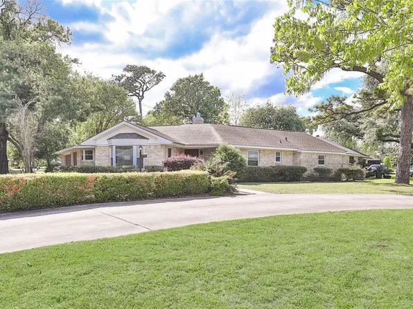 2303 W T C Jester Blvd, Houston, TX 77008