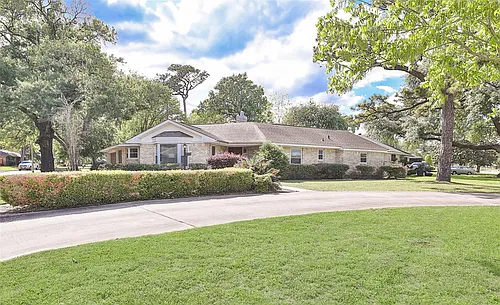 2303 W T C Jester Blvd Photo 1