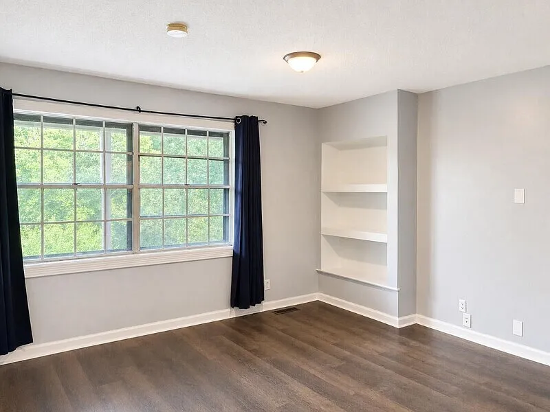 4 bed, 2.0 bath, 1833 sqft, $2,300 — Photo 4