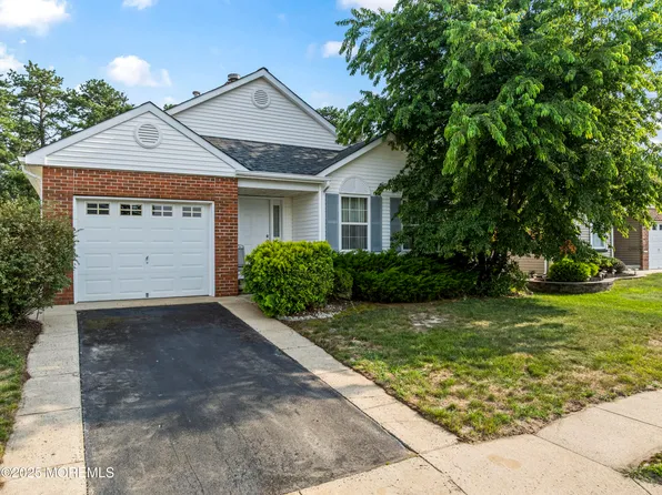 80 Canterbury Lane, Toms River, NJ 08757