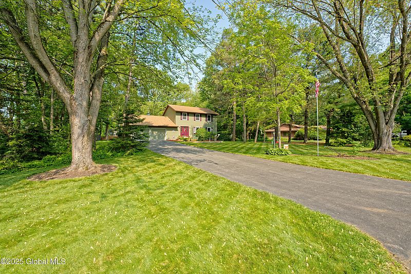 3rd image of 2 Clifton Pines Drive # PVT