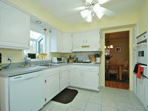 4th image of 17 Dogwood Dr