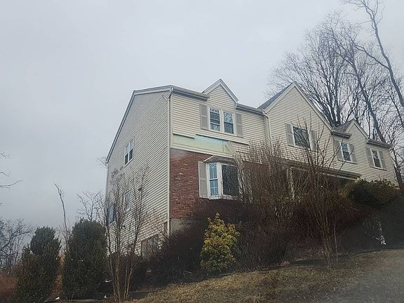 3rd image of 26 Sebastian Ct