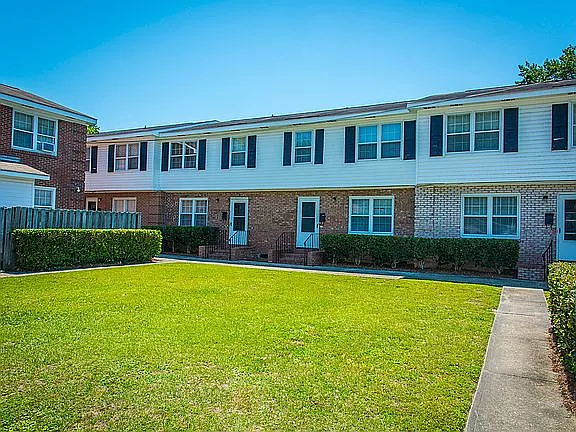 Blakeway Apartments — Photo 1