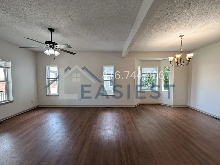 2801 Metropolitan Ave — Photo 4