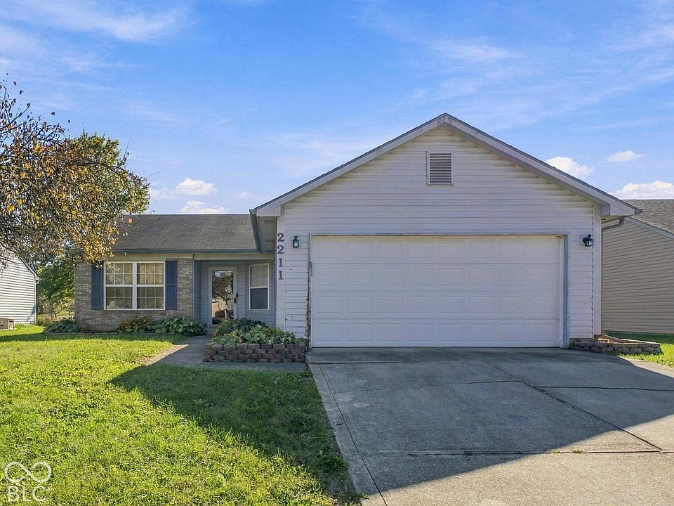 1st image of 2211 W Autumn Ln