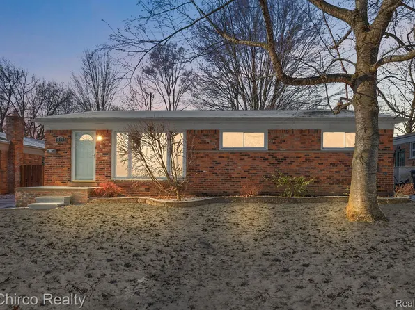 1155 Sycamore Dr, Rochester, MI 48307