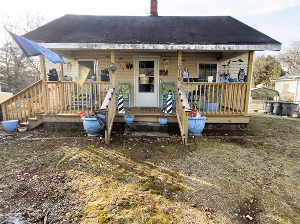 1016 Cranbrook St, Greensboro, NC 27407