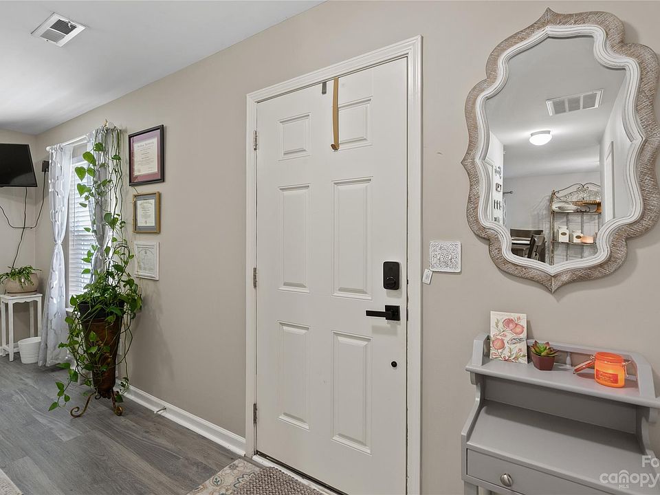 4828 Lynn Lee Cres, Charlotte, NC 28269 Zillow