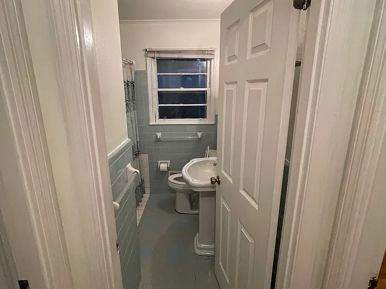 141 Laurel Dr — Photo 8