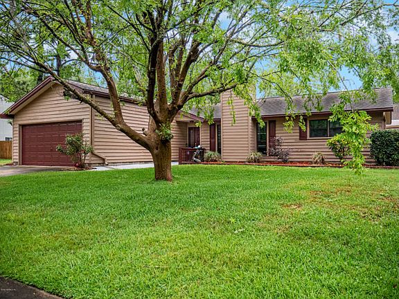 3rd image of 6617 Alisma Ln
