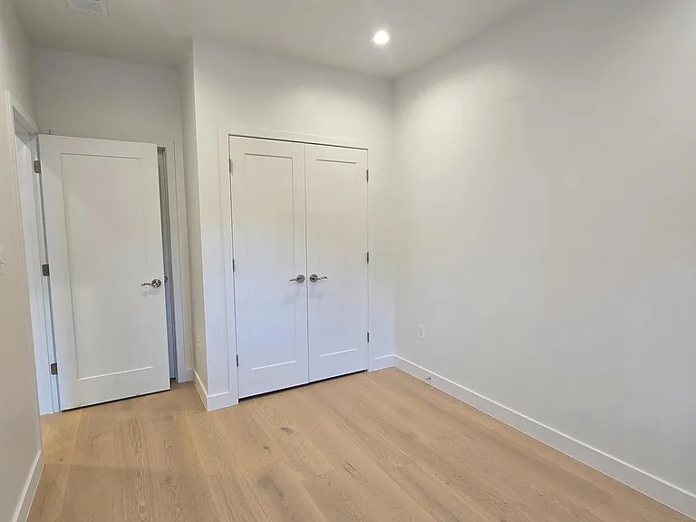 2536 Elvans Rd SE — Photo 8