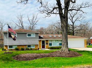 3840 Rugen Rd, Glenview, IL 60025