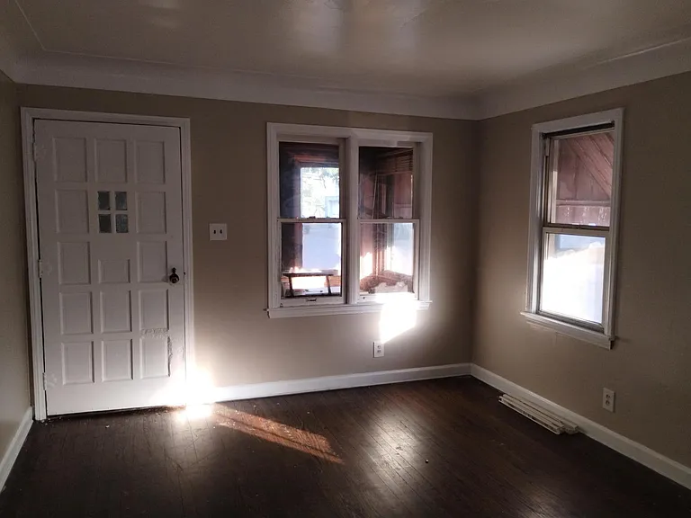 216 Goodell St — Photo 2
