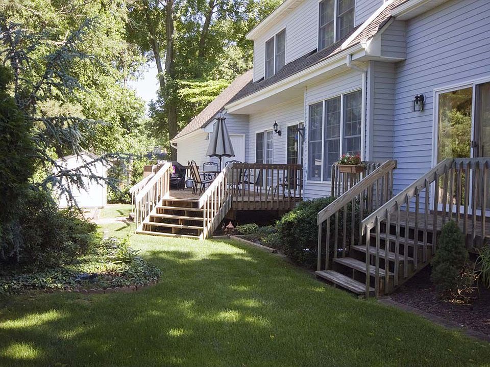 2nd image of 2401 Sycamore St