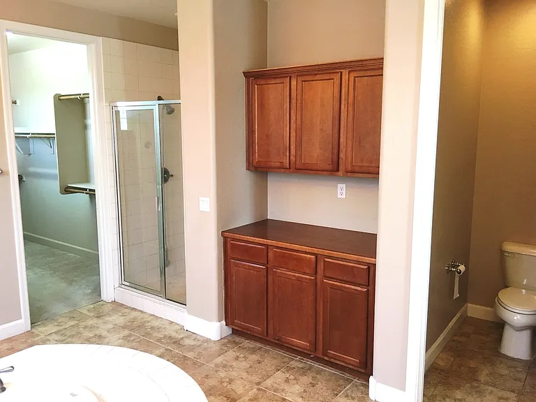 300 W Wisteria Pl — Photo 33